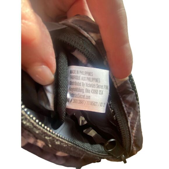 Pink Victoria’s Secret Fanny pack grey white swirls on black adjustable bum bag - Picture 5 of 8